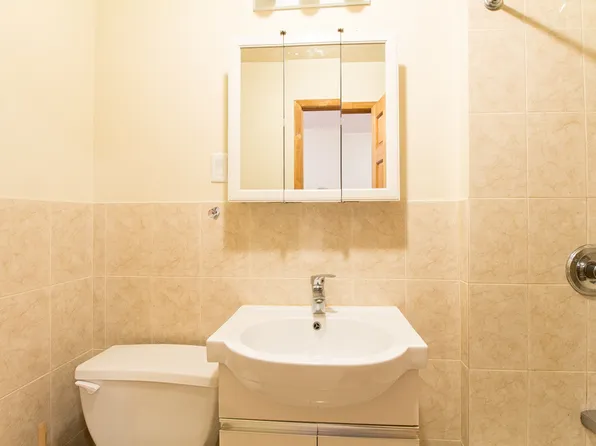 178 Nassau Avenue image 8 of 9