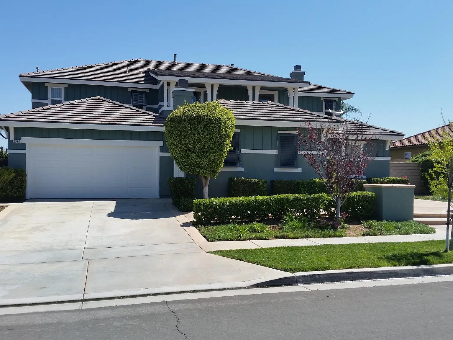 5 bed, 4400 sqft, $5,480 — Photo 1
