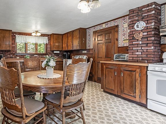 4th image of 53 Long Pond Rd