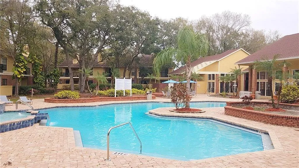2 bed, 1060 sqft, $1,800 — Photo 2