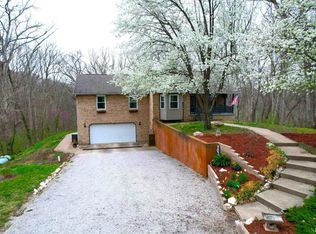 10320 Remington Ln, Carlinville, IL 62626