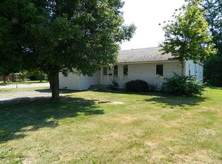 107 Clarence Ave, Fairfield, IL