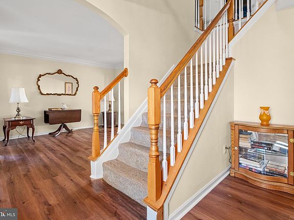 3rd image of 503 E Piney Point Dr