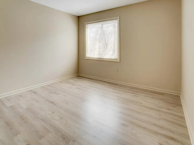 165 Pheasant Ln — Photo 37
