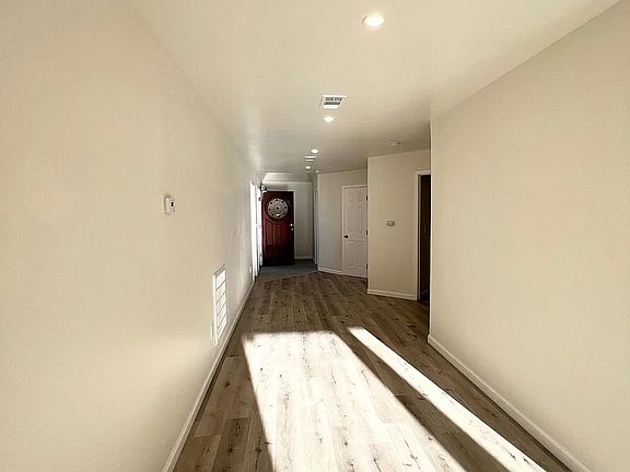 5th image of 1827 Fairfield Ave