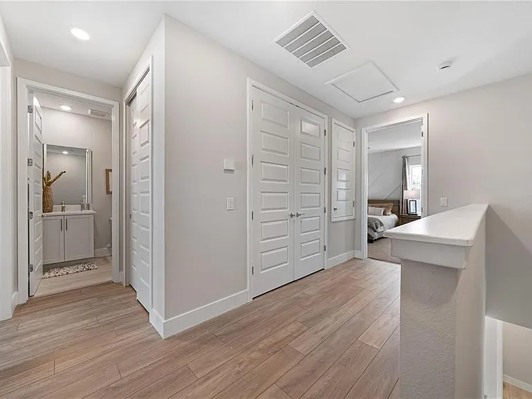 7834 Spectrum Dr — Photo 9