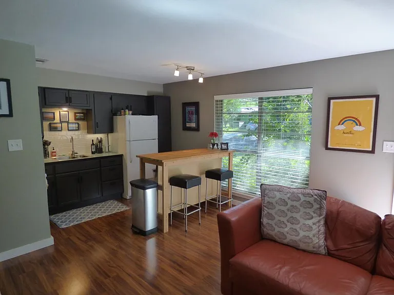 LIVING/KITCHEN
