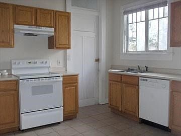 2nd image of 500 Lowerline St