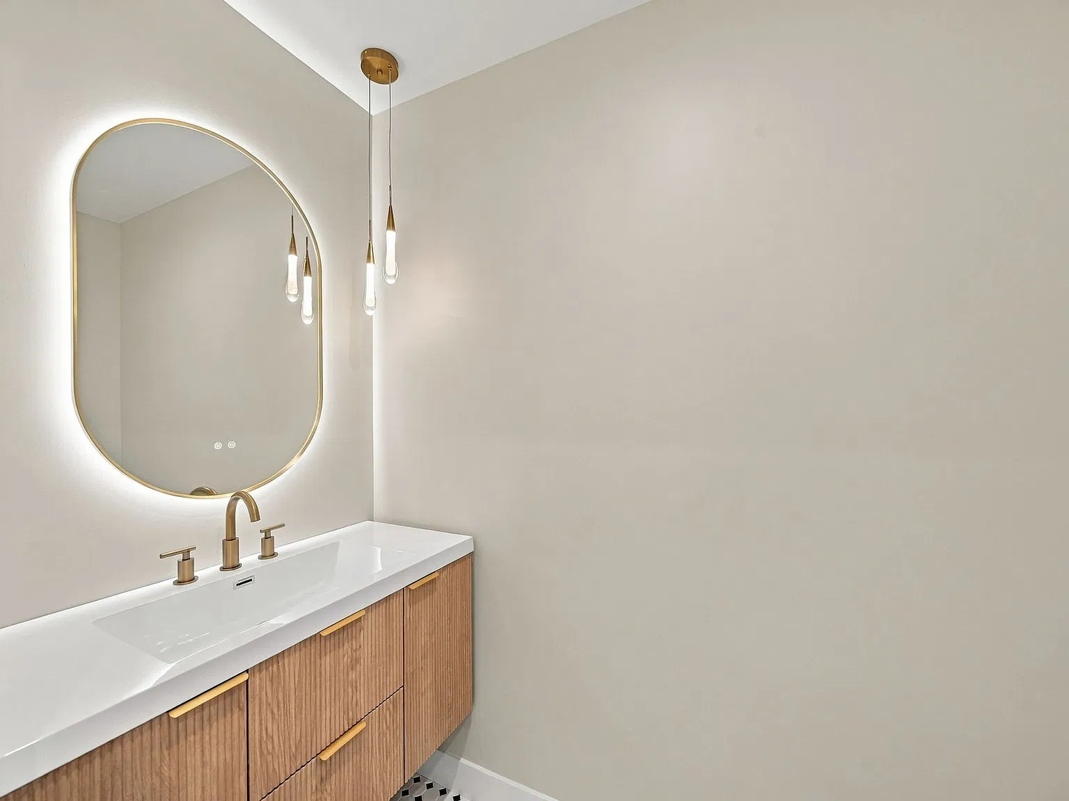 3 bed, 3.5 bath, 1625 sqft, $6,900 — Photo 4