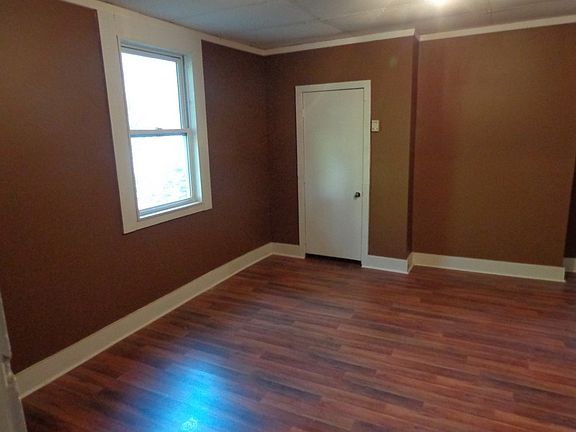 5th image of 601 Elder St APT A