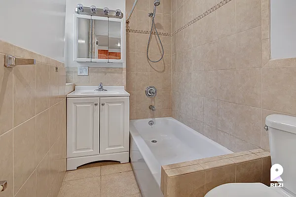 Rented by REZI | media 5