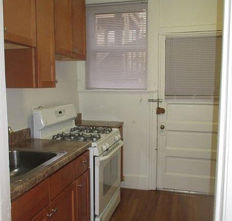 5th image of 1174 S Oak Park Ave APT 3E
