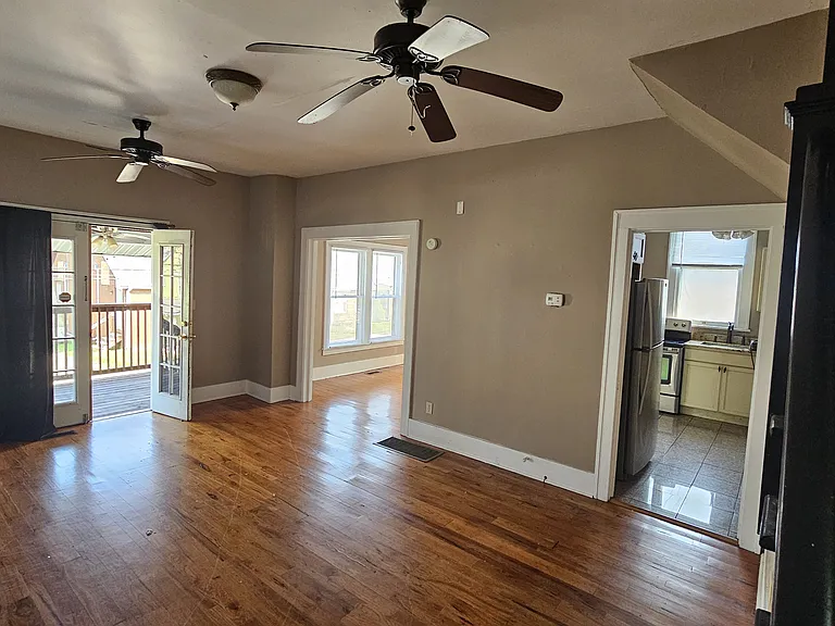 774 Garrison Ave — Photo 4