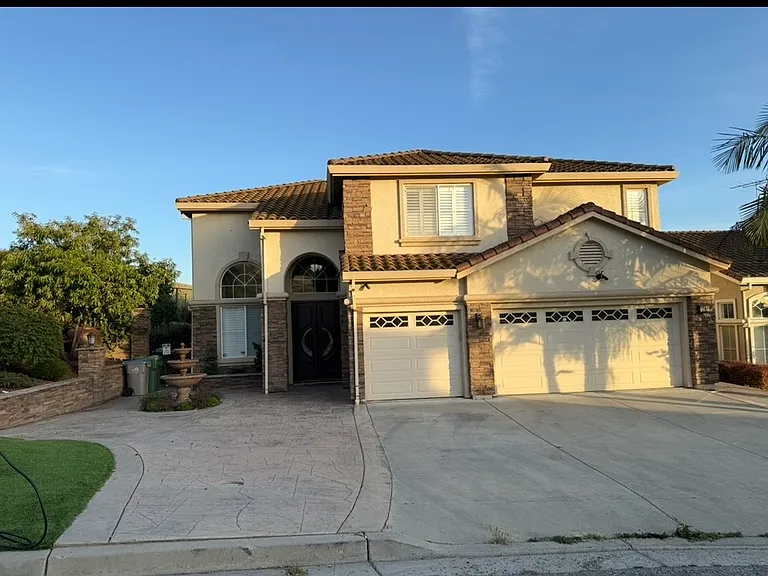 1280 Fleming Ave — Photo 1