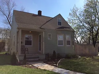 1455 W Troy Ave photo 1