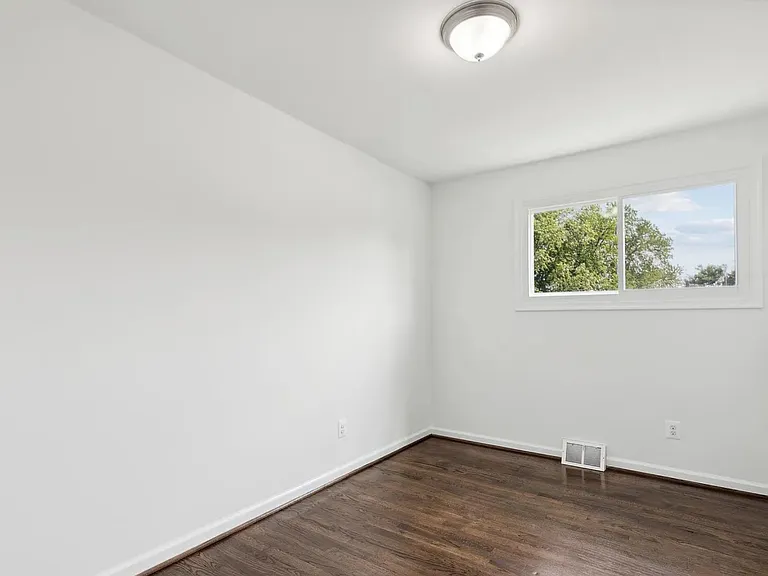 5522 Lanham Way — Photo 16