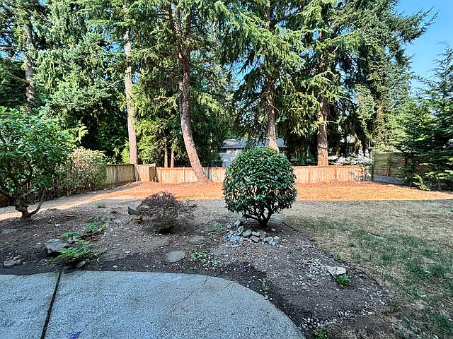 14007 Greenwood Ave N — Photo 4