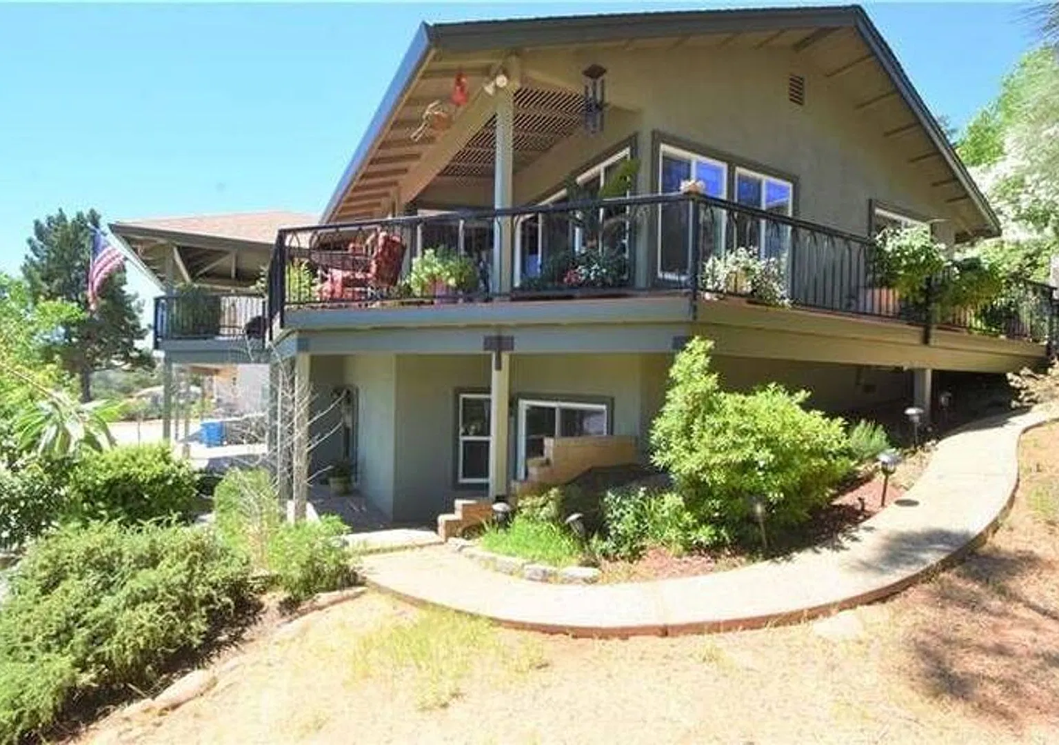 Lake Oroville Lake House with Spectacular Views! — Photo 4