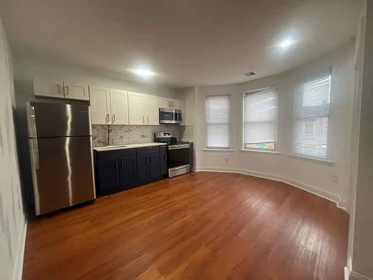 1929 N 32nd St #3 — Photo 11
