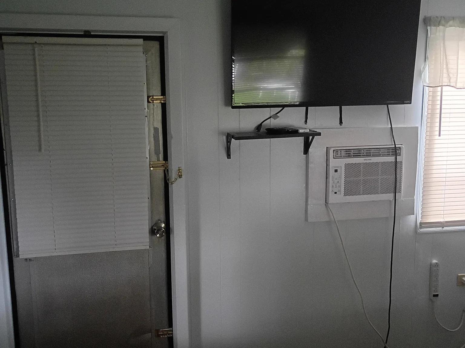 1 bed, 900 sqft, $500 — Photo 3