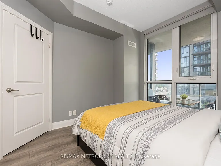 15 Zorra St #503 — Photo 14