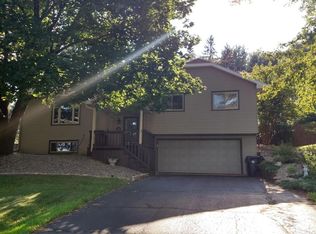 304 Oak Forest Dr, Onalaska, WI 54650