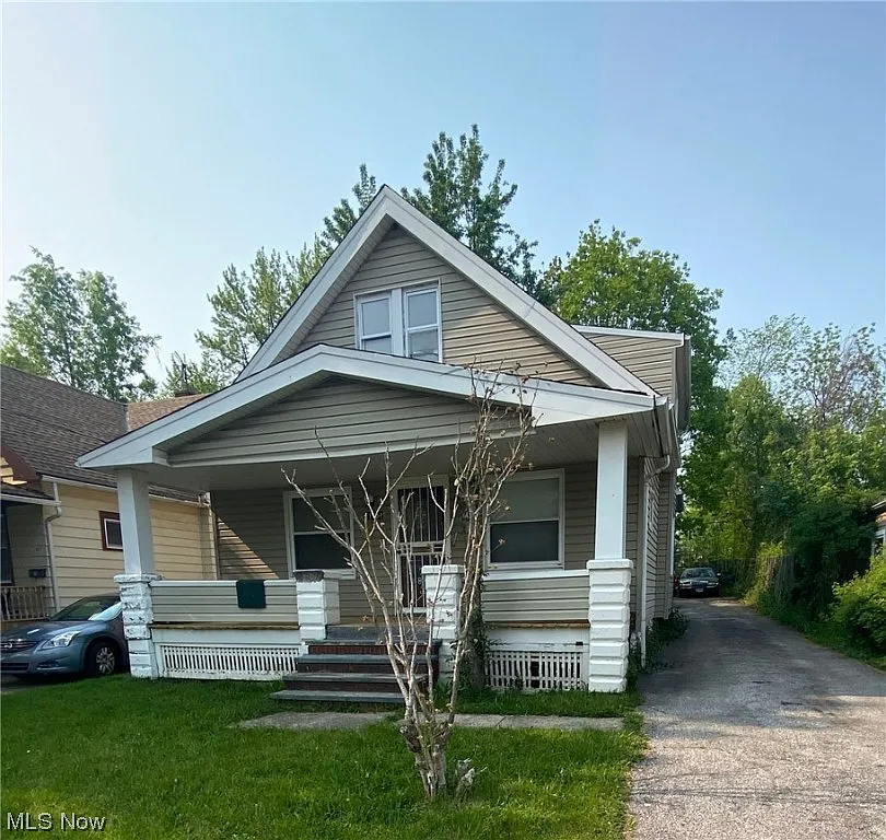 11101 Dove Ave photo 1