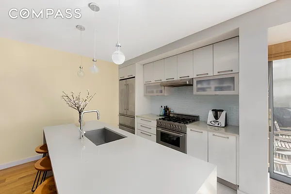 Rented by Compass | media 26