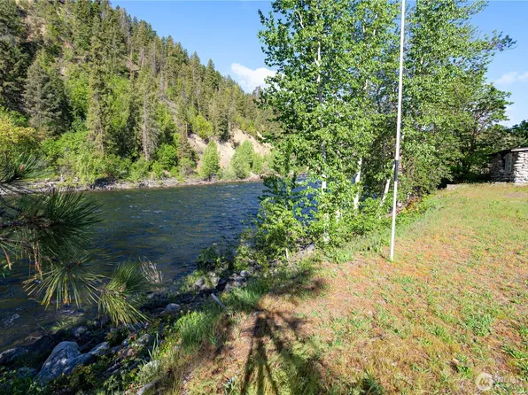 8829 Josephine Avenue, Dryden, WA 98821