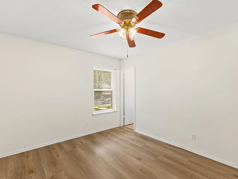 929 Meadow Mead Dr — Photo 5