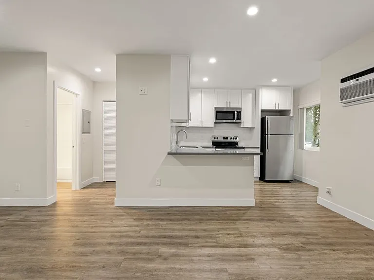 Brookside Terrace Apartments — Photo 11