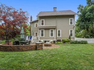 83 Falcon Rd, Livingston, NJ 07039