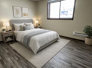 1153 Langley Rd APT 2, Waterloo, IA 50702