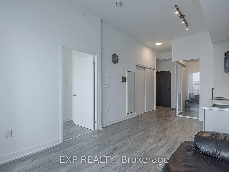 1005 Dundas St E #546 — Photo 15