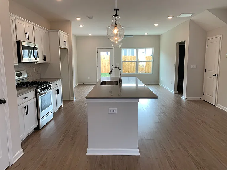 2815 Ridge Crest Ct — Photo 3