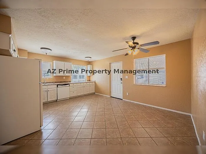 2130 W Cortez St — Photo 9