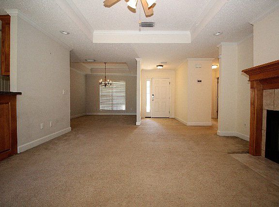 3rd image of 2486 Melrose Dr