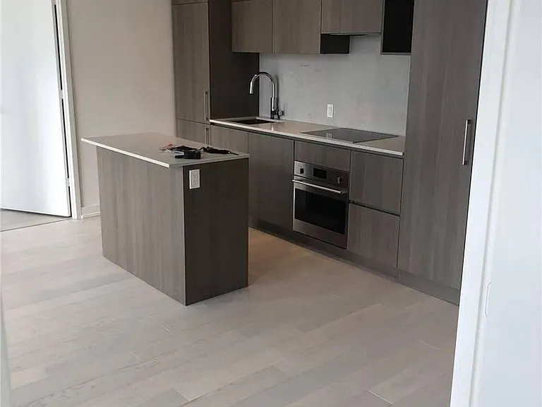 1 Yorkville Ave #2805 — Photo 4
