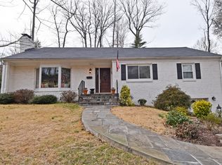 6212 Tally Ho Ln, Alexandria, VA 22307