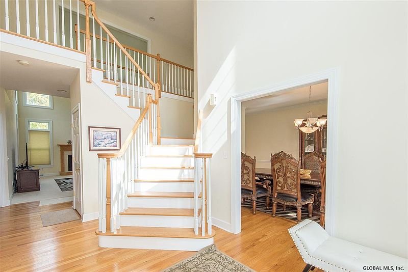 3rd image of 1 BROOKHAVEN Drive