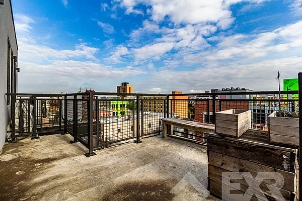 Rented by EXR | media 8