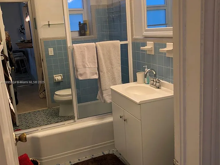 1160 SW 22nd Ter — Photo 13