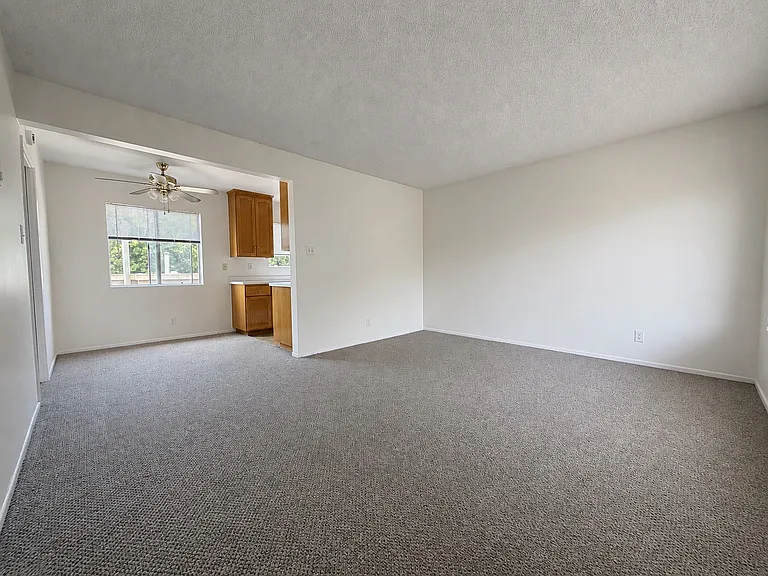360 Freeman Ave #14 — Photo 1