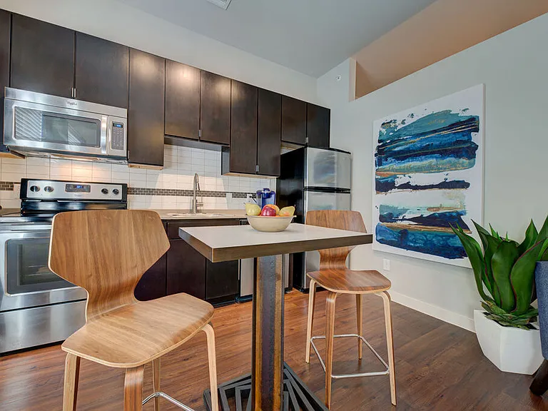 River House — Photo 12