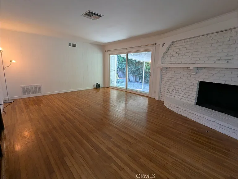 6829 McLennan Ave — Photo 4