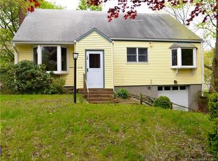 72 Fenway St S, Milford, CT 06460