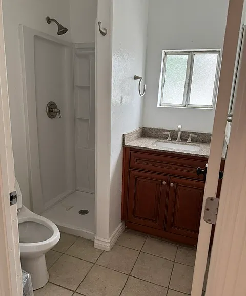 738 W 9th St — Photo 22
