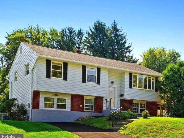 3163 Surrey Ln, Aston, PA 19014