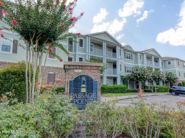 215 Valencia Ct #203