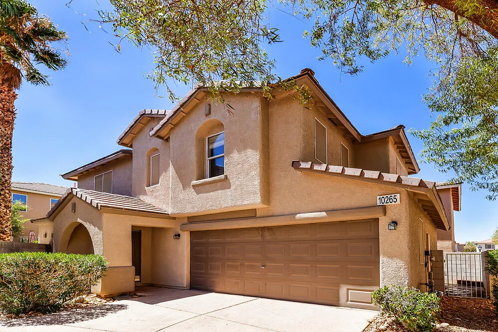 3 bed, 2.5 bath, 1351 sqft, $2,130 — Photo 4